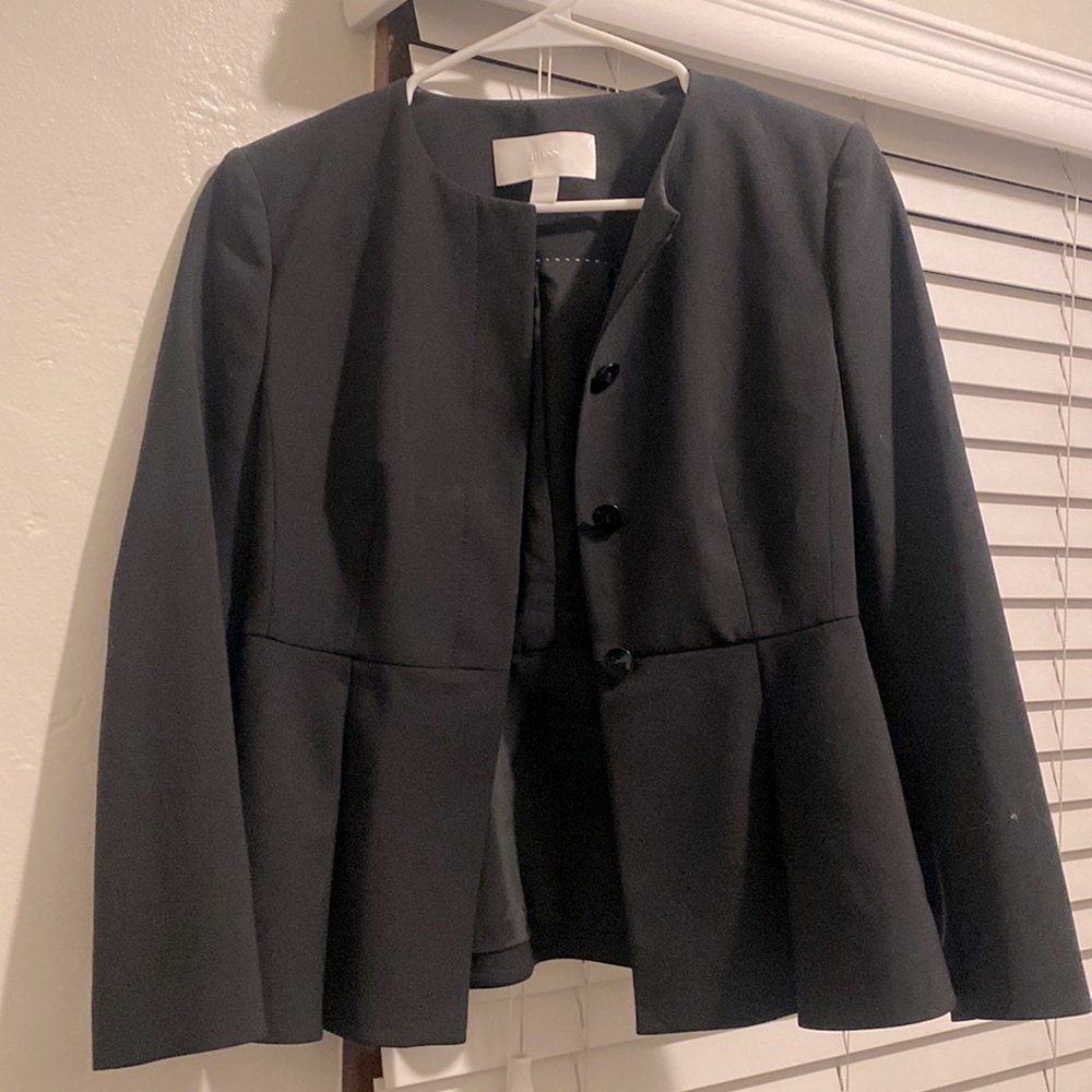 Black pleated blazer